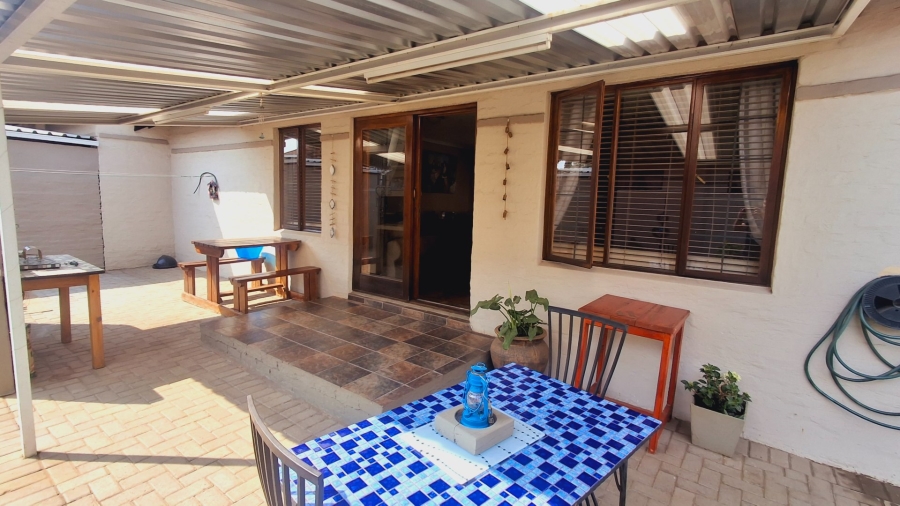2 Bedroom Property for Sale in Vaalpark Free State
